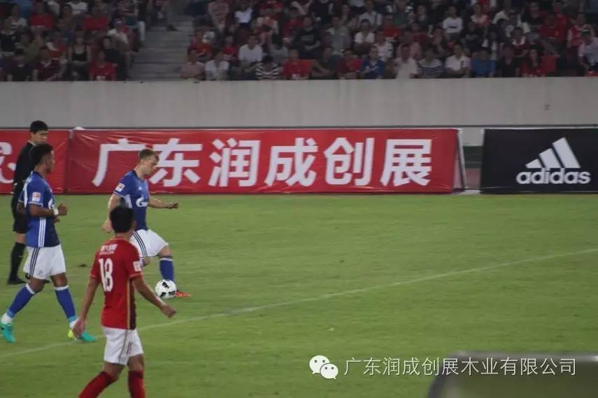  科雷兹主场球迷助威，气势如虹拿下保级六分战